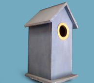COUNTRY COTTAGE BIRD HOUSE